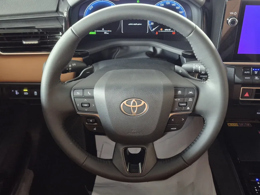 تويوتا كامري LUMIERE HEV 2025 