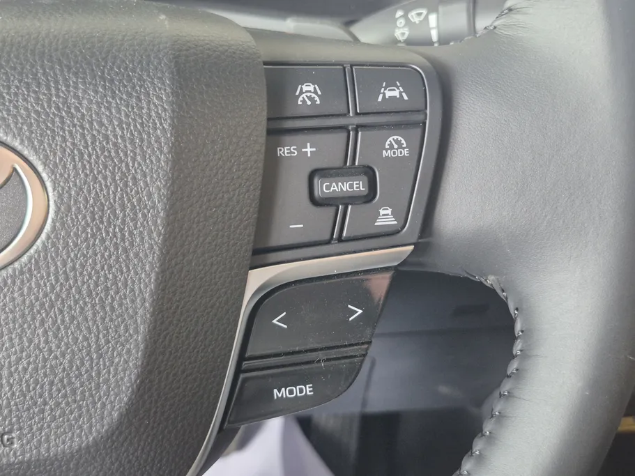 تويوتا كامري LUMIERE HEV 2025 