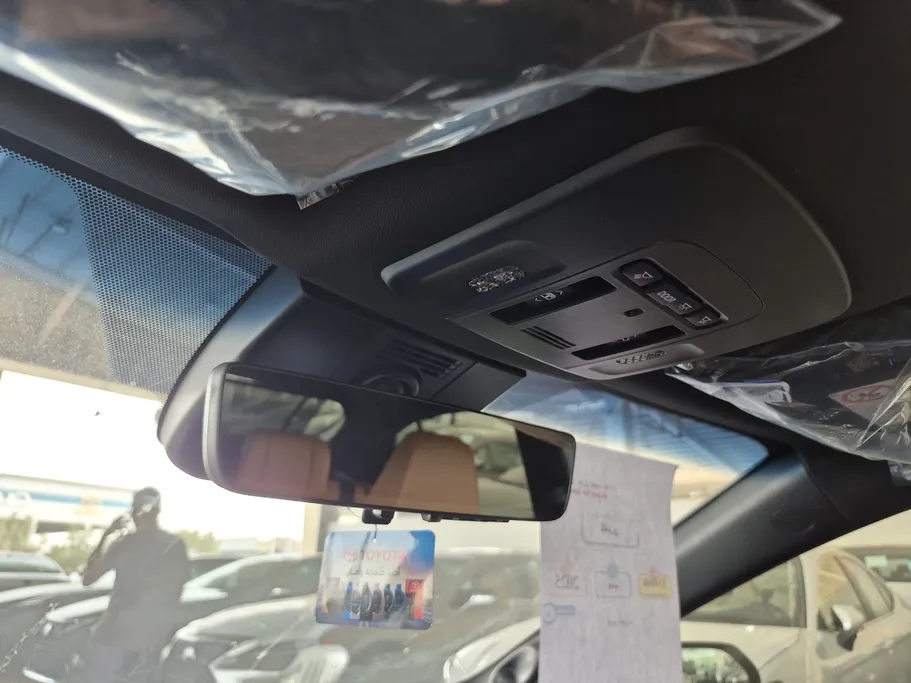 تويوتا كامري LUMIERE HEV 2025 