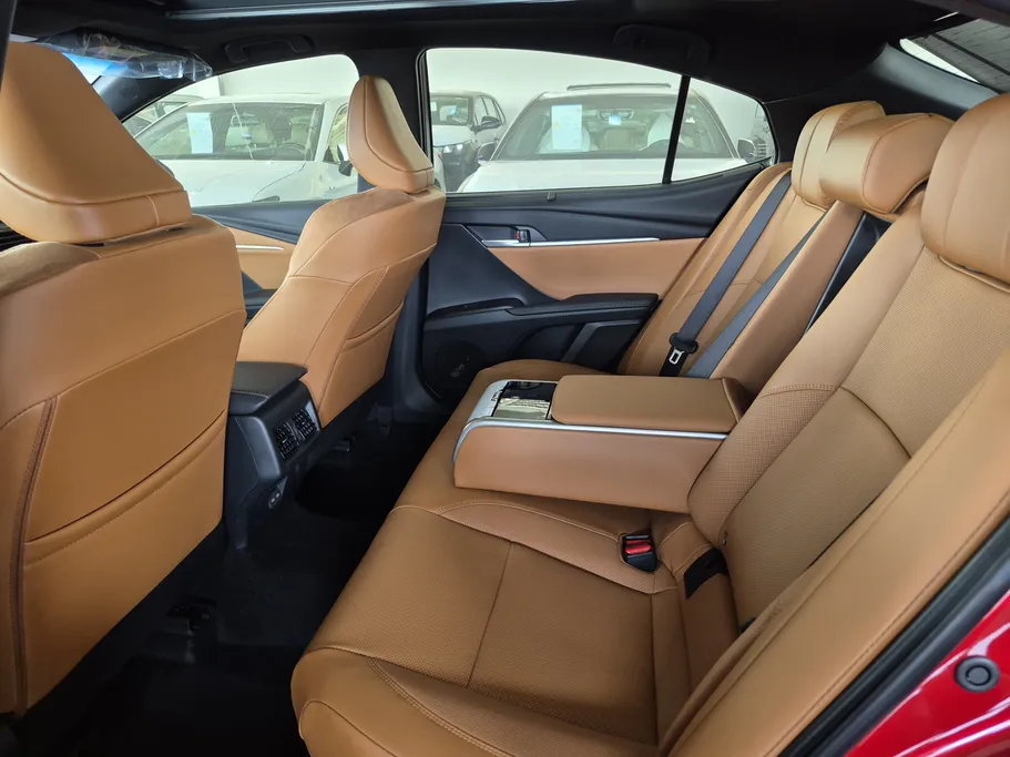 تويوتا كامري LUMIERE HEV 2025 