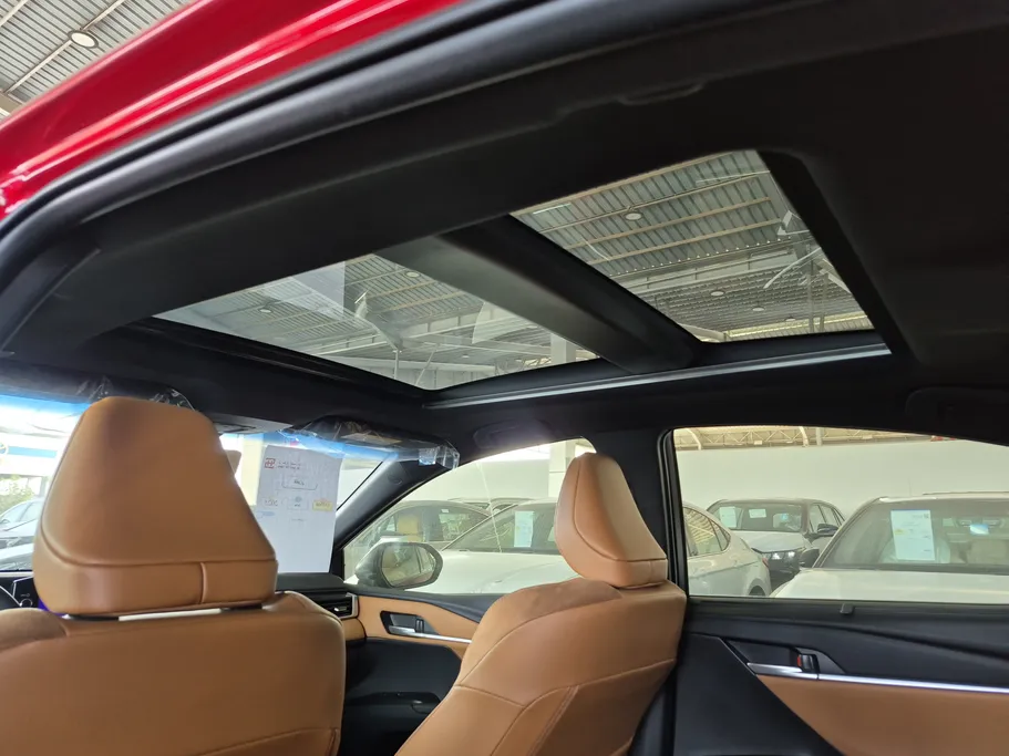 تويوتا كامري LUMIERE HEV 2025 