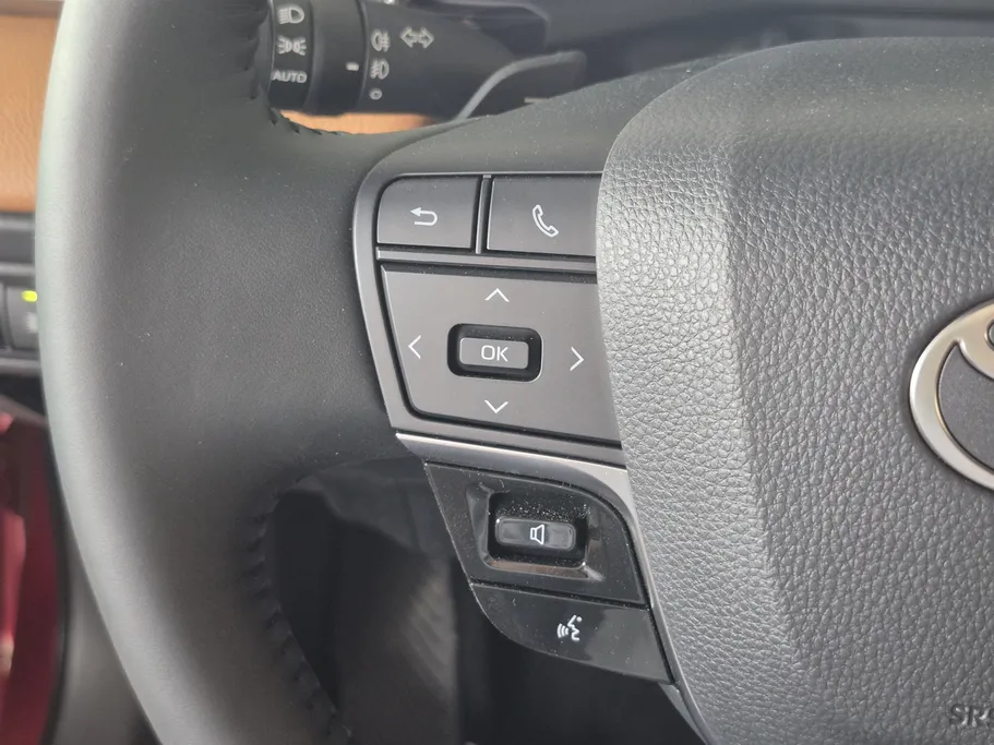 تويوتا كامري LUMIERE HEV 2025 