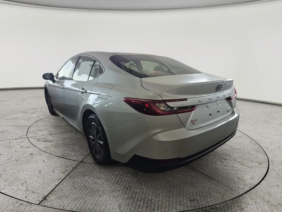 2025 Toyota Camry  E HEV 