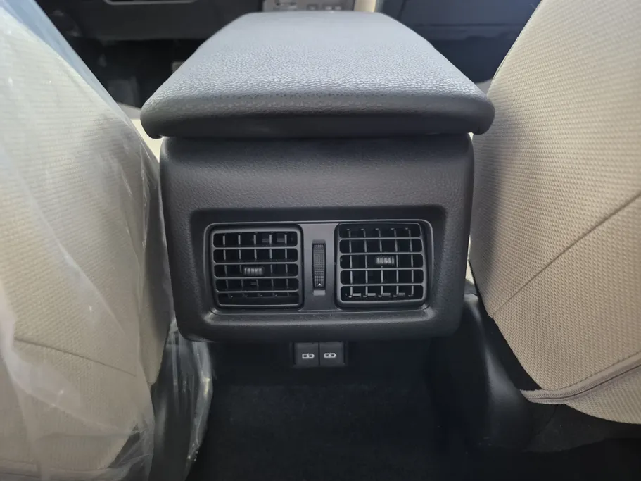 2025 Toyota Camry  E HEV 