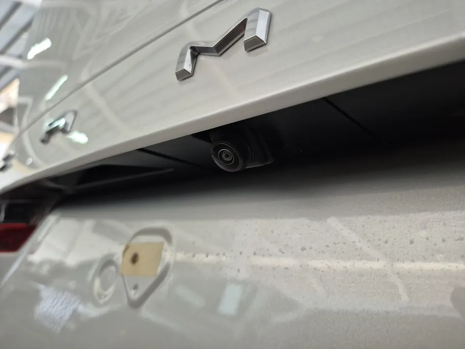 2025 Toyota Camry  E HEV 