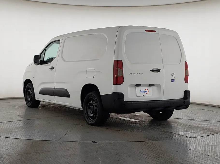 2022 Peugeot Partner Short van 