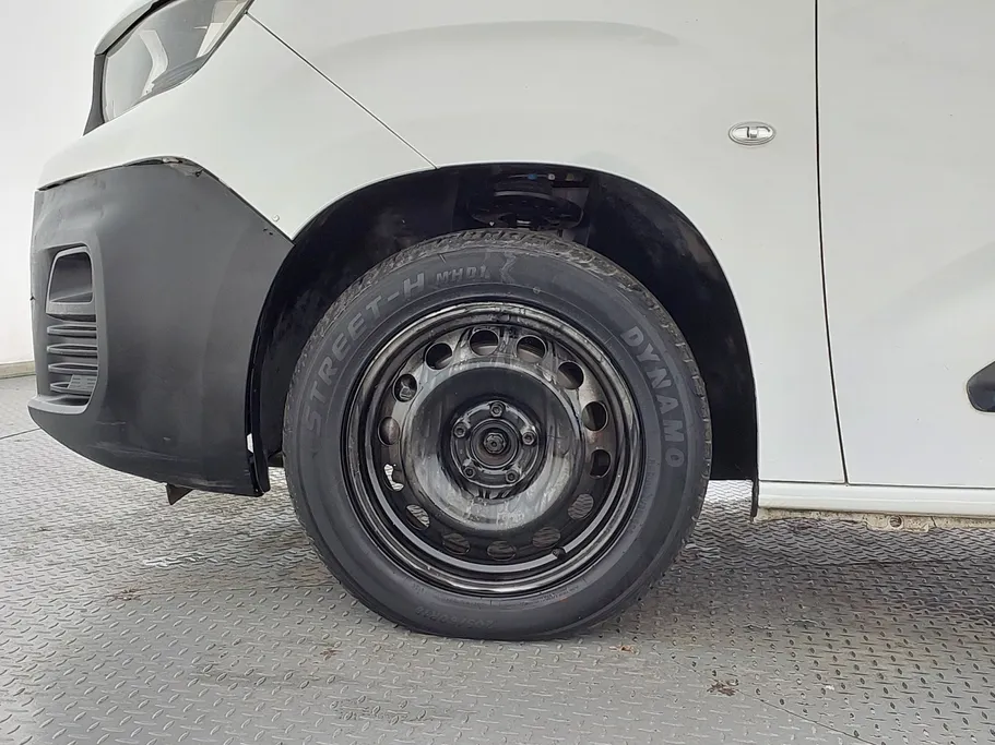 2022 Peugeot Partner Short van 