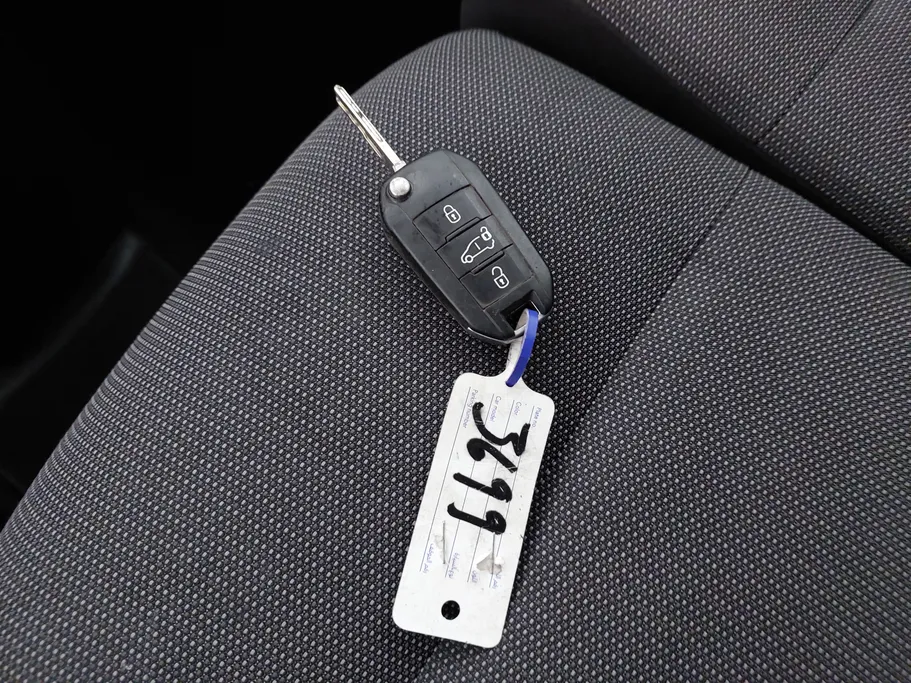 2022 Peugeot Partner Short van 