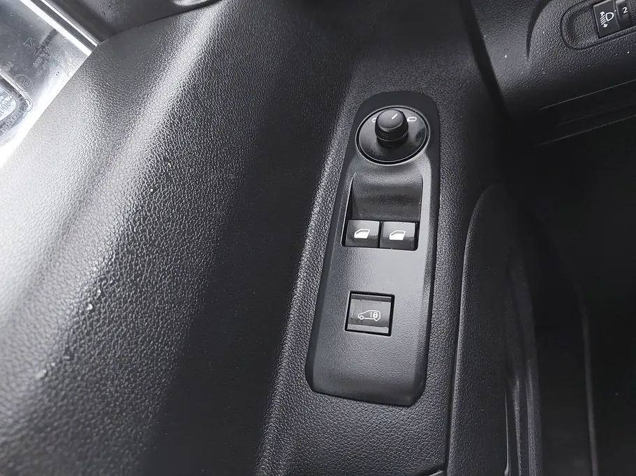 2022 Peugeot Partner Short van 