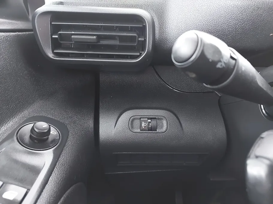 2022 Peugeot Partner Short van 