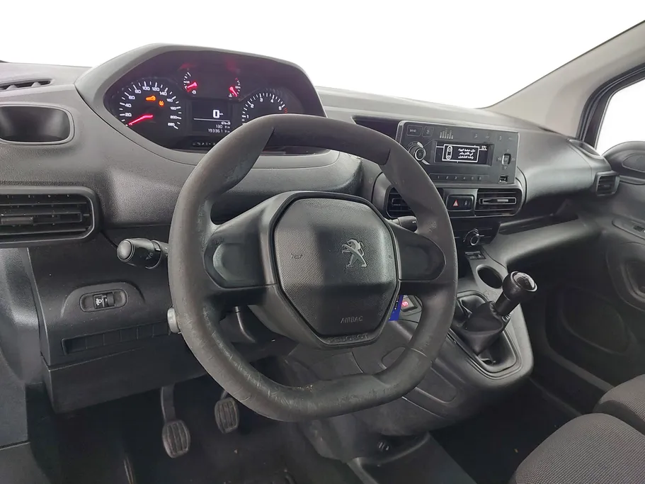 2022 Peugeot Partner Short van 