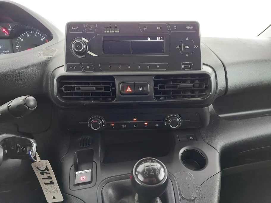 2022 Peugeot Partner Short van 