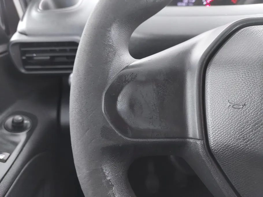 2022 Peugeot Partner Short van 