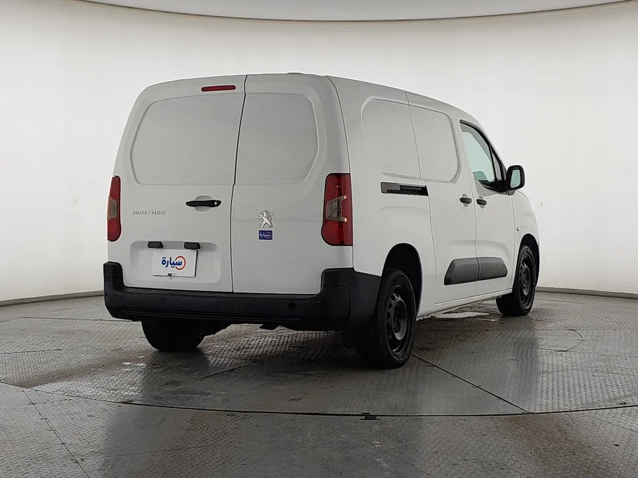2022 Peugeot Partner Short van 