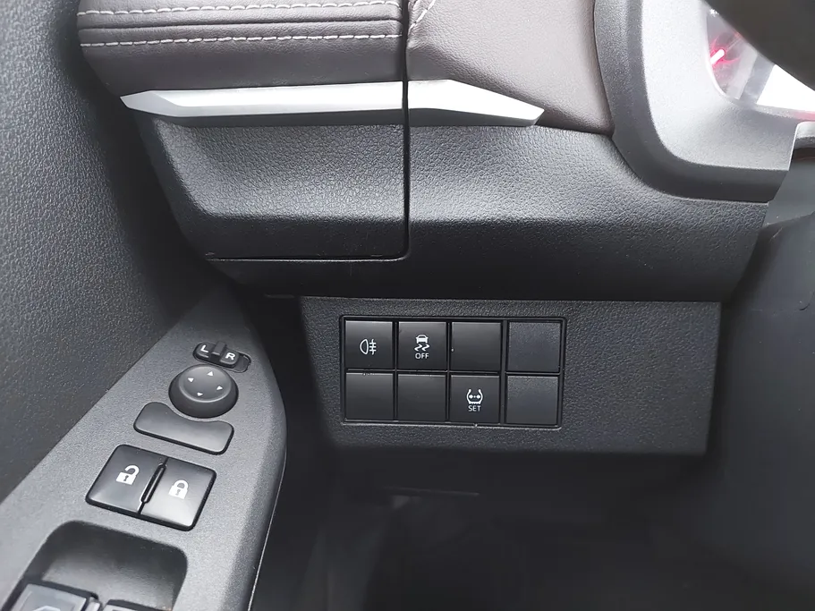 تويوتا يارس Y 2023 