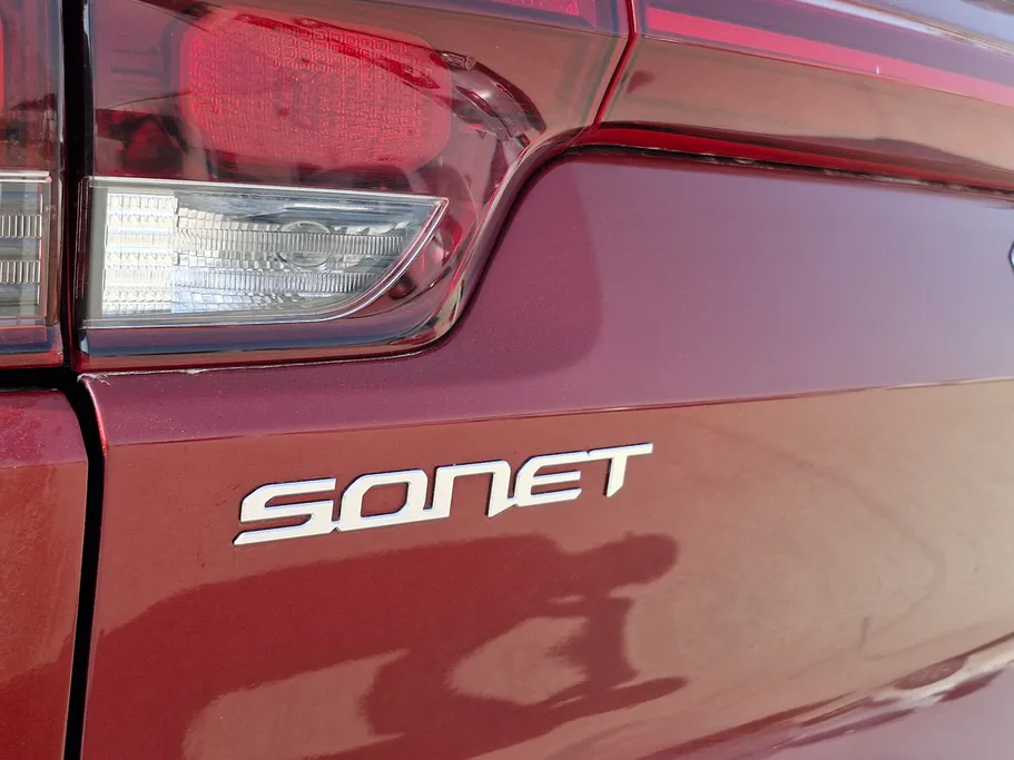 2023 Kia SONET LX 