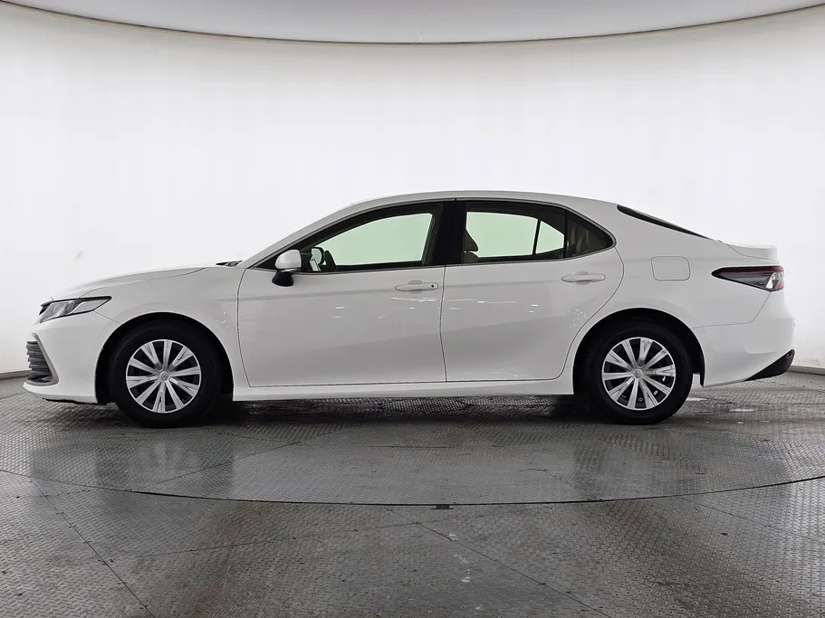 تويوتا كامري LE 2023 