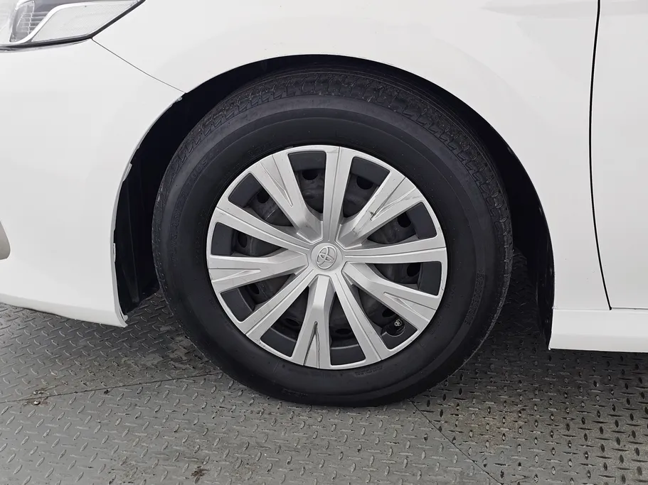 تويوتا كامري LE 2023 