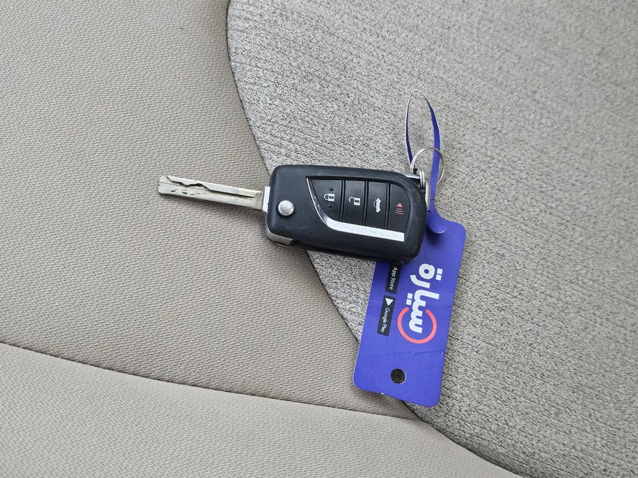 تويوتا كامري LE 2023 