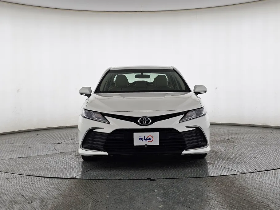 تويوتا كامري LE 2023 