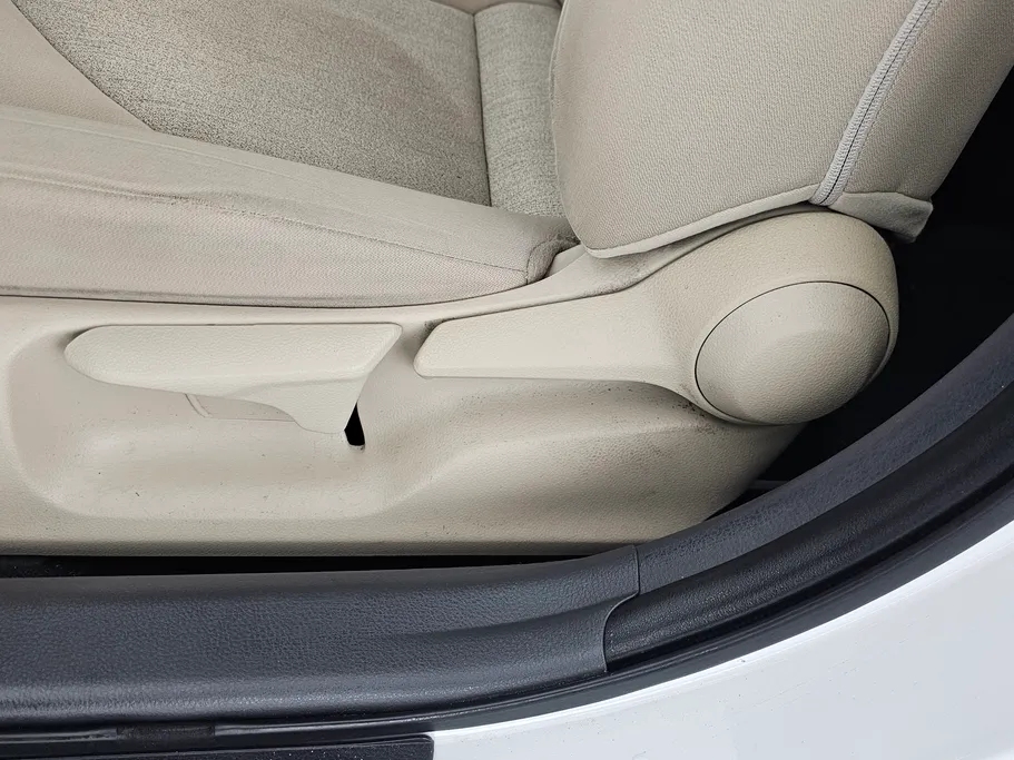 تويوتا كامري LE 2023 