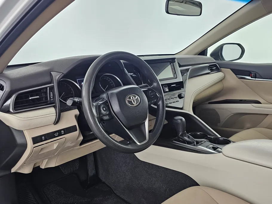 تويوتا كامري LE 2023 