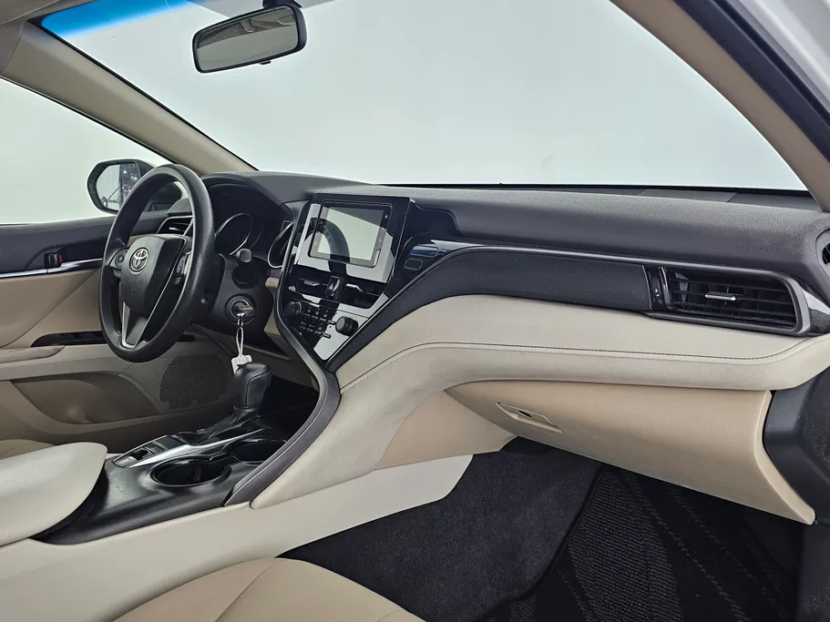 تويوتا كامري LE 2023 