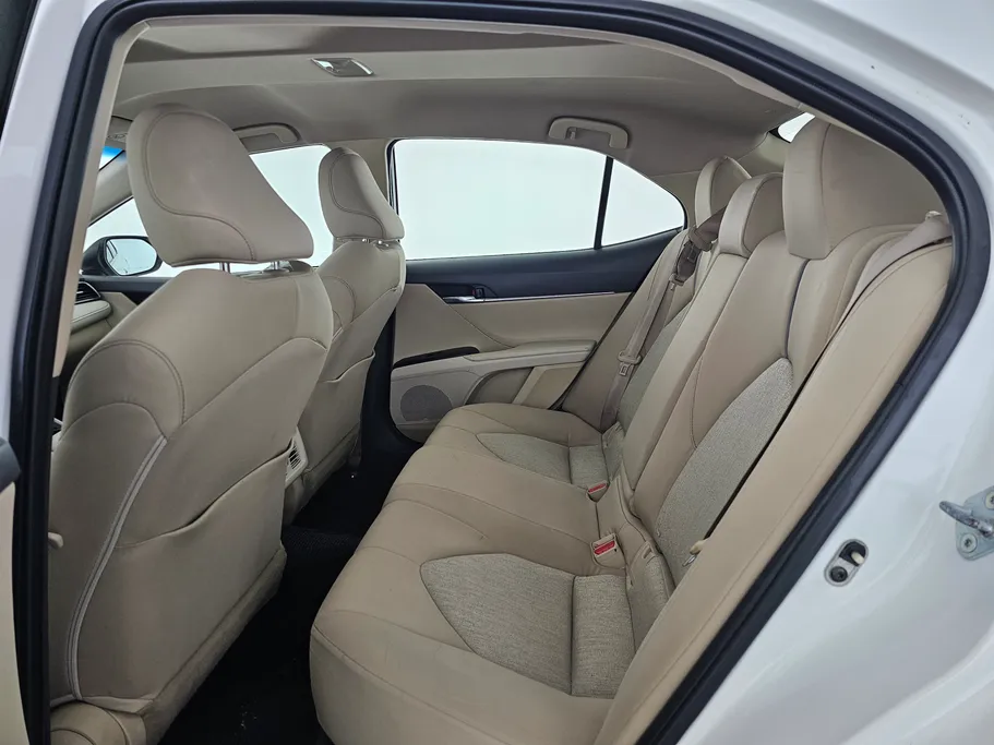 تويوتا كامري LE 2023 