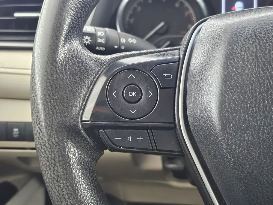 تويوتا كامري LE 2023 