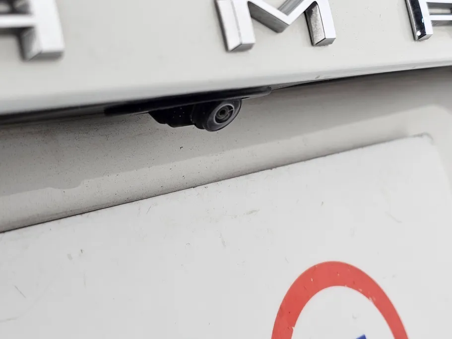 تويوتا كامري LE 2023 