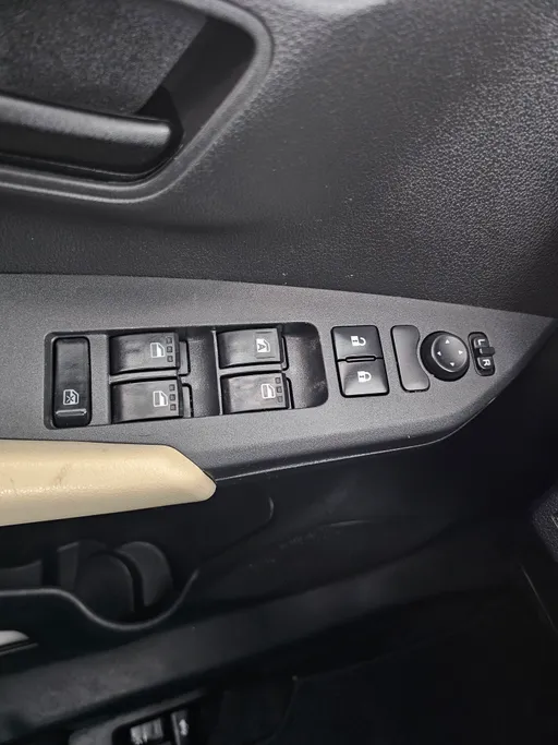 تويوتا يارس Y 2023 