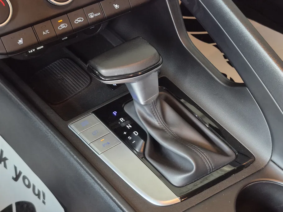 2024 Hyundai Elantra Comfort 