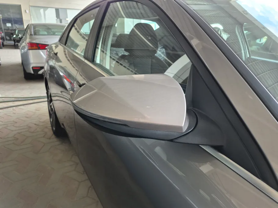 2024 Hyundai Elantra Comfort 