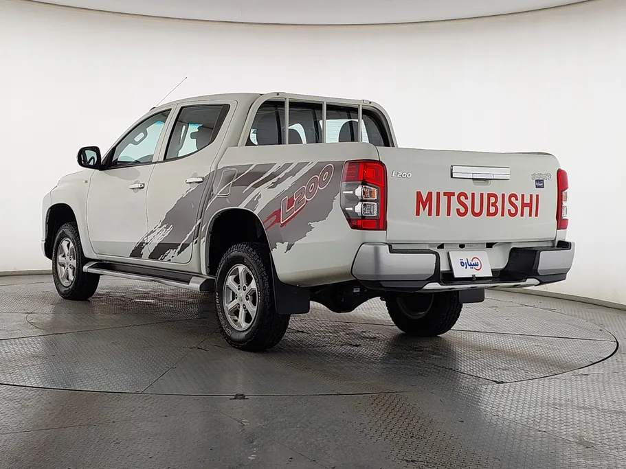 2022 ميتسوبيشي L200 DC 4x4 Diesel 
