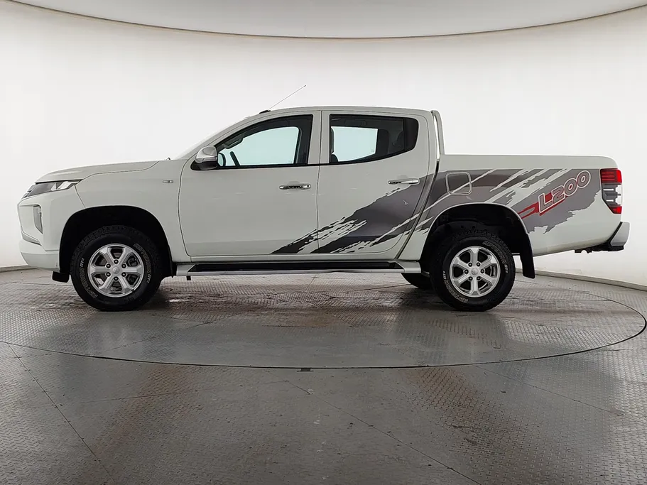 2022 ميتسوبيشي L200 DC 4x4 Diesel 