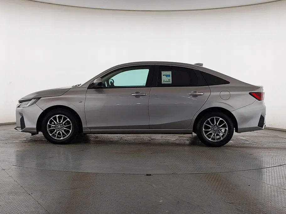 2024 Toyota Yaris  Y 