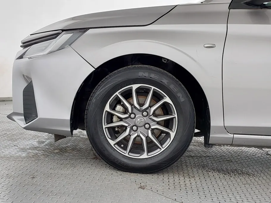 2024 Toyota Yaris  Y 