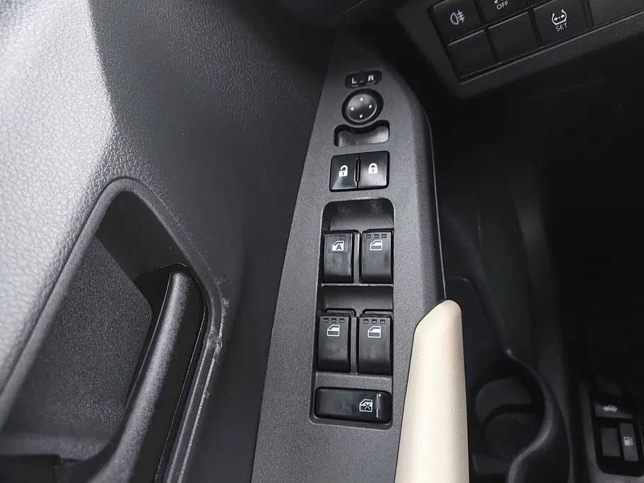 2024 Toyota Yaris  Y 