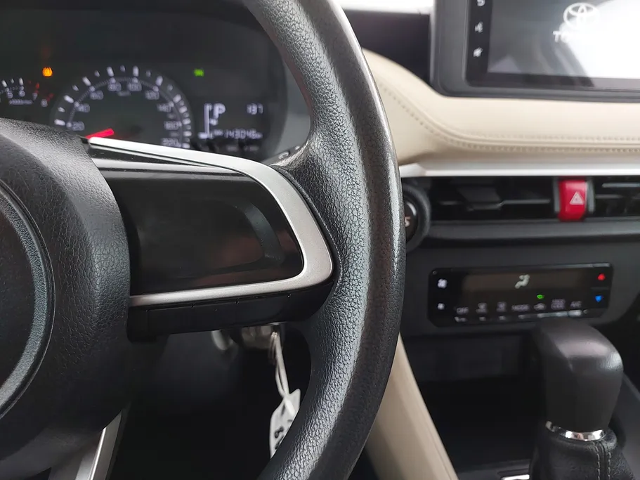 2024 Toyota Yaris  Y 