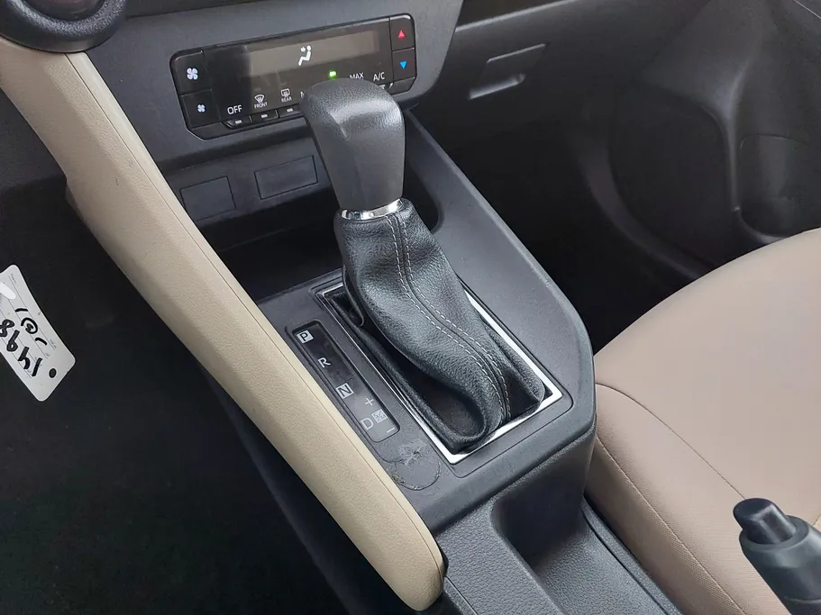 2024 Toyota Yaris  Y 