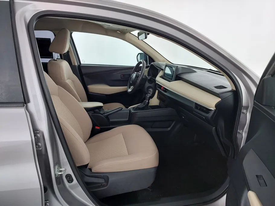 2024 Toyota Yaris  Y 