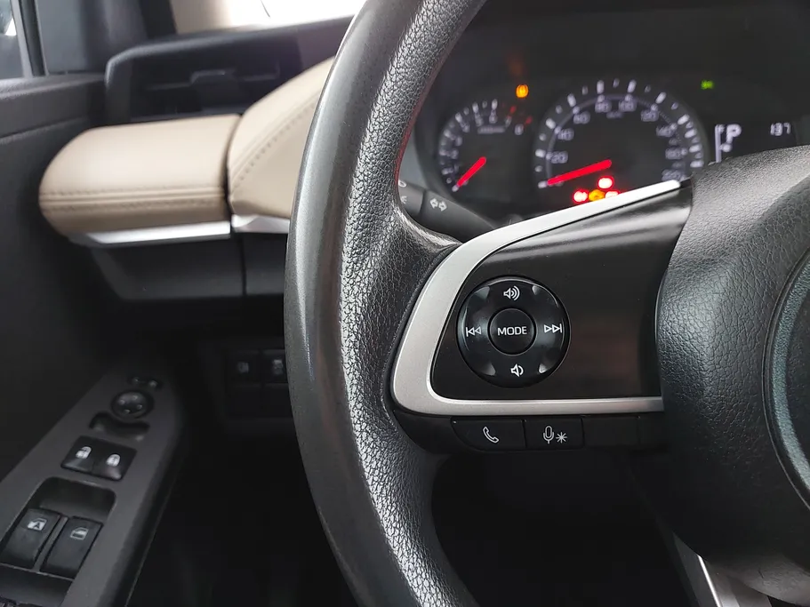 2024 Toyota Yaris  Y 