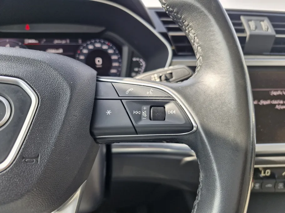 2023 Audi Q3 35 TFSl 