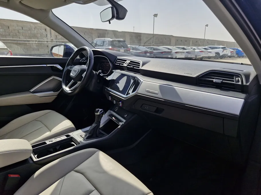 2023 Audi Q3 35 TFSl 