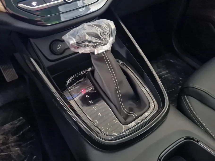 شفروليه كابتيفا Premier 2026 