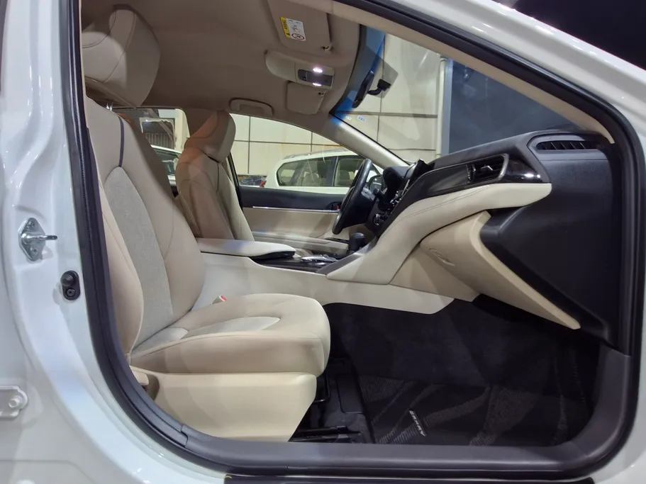 2022 Toyota Camry  LE 