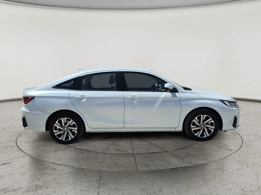 2024 Toyota Yaris  Y Plus 