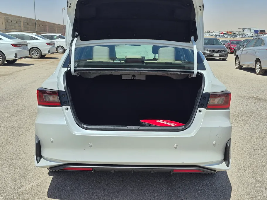 2024 Toyota Yaris  Y Plus 