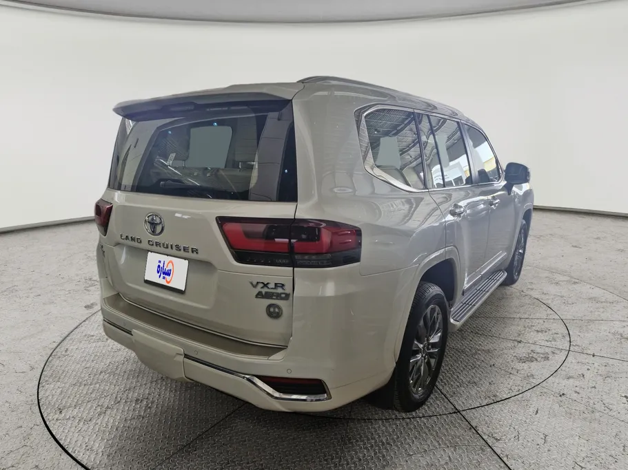 تويوتا لاندكروزر VXR 2023 