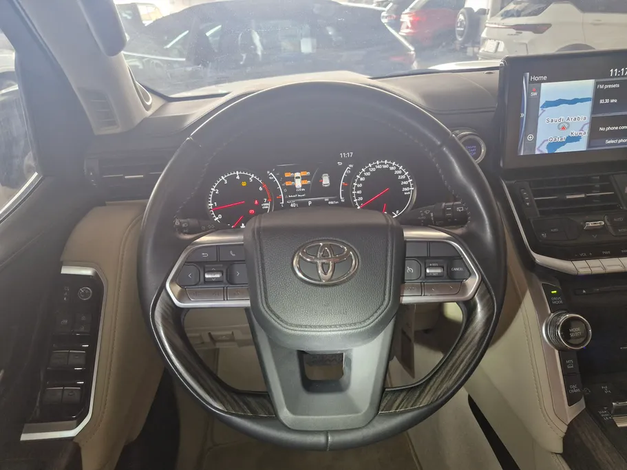 تويوتا لاندكروزر VXR 2023 